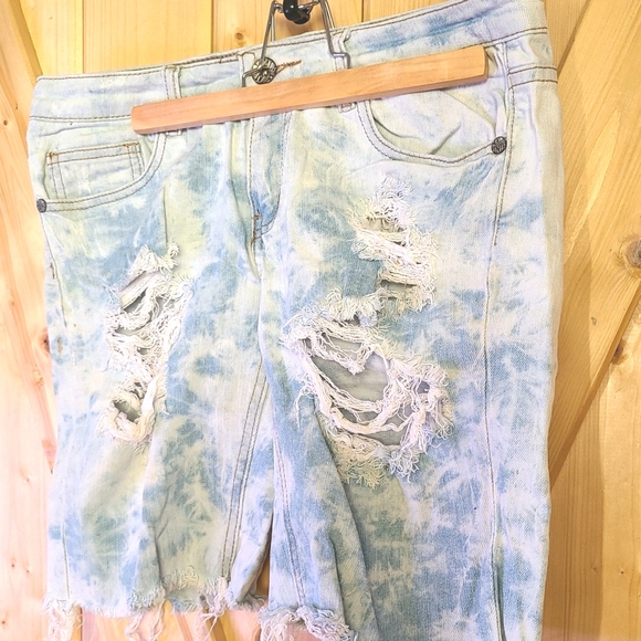 Jean Denim Shorts - Picture 1 of 3